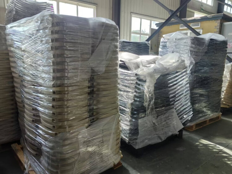 black resin thoent chair