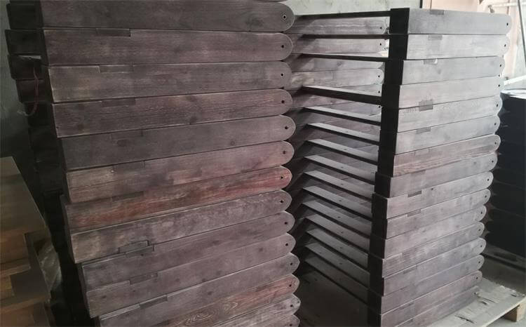 folding legs of farmhouse table