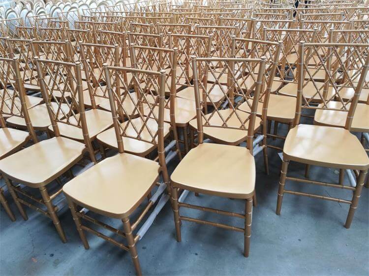 gold chiavari chairs