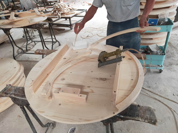 outdoor round folding table